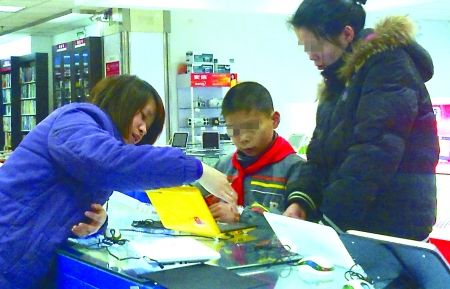 现在小学生做作业没事百度一下