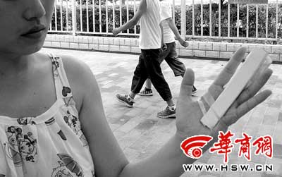 夫妻围观城管执法被殴