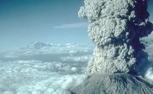 2012美国火山爆发 可致8.7万人瞬间死亡